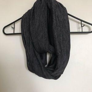 Apana infinity scarf (polyester)